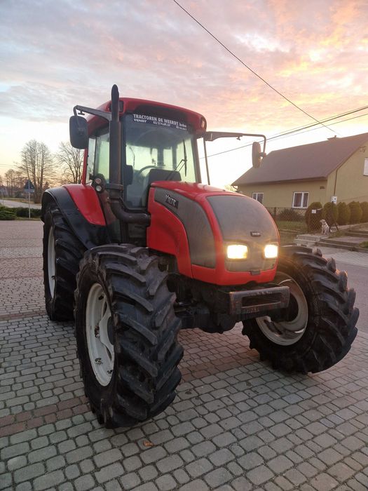Ciągnik Valtra C120
