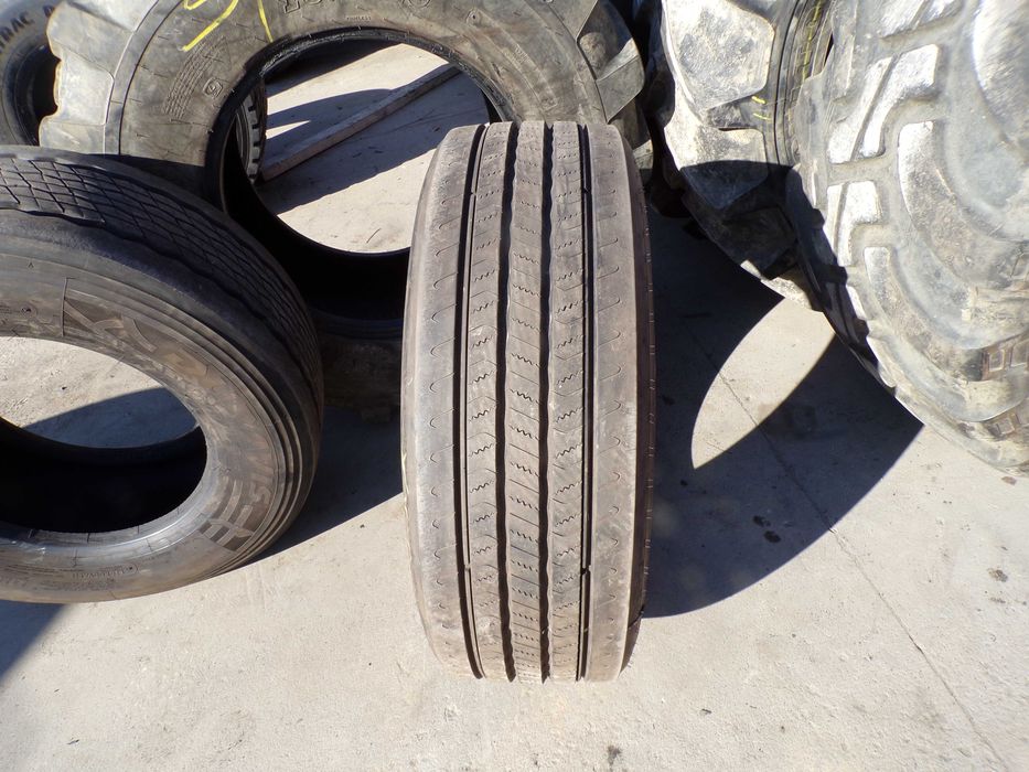 opona 315/60R22.5 UNIROYAL FH40 (750 netto)