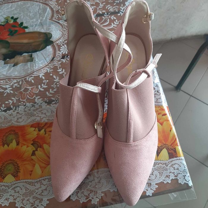 Босоніжки закриті