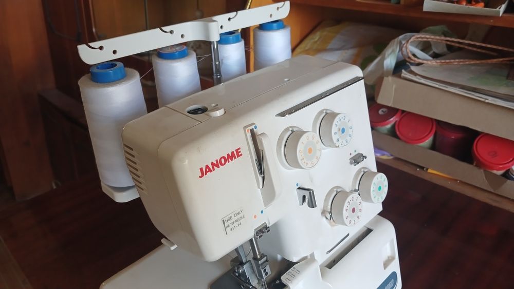 Оверлок  Janome MyLock 205D