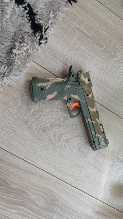 Zabawka pistolet strzelba na strzałki