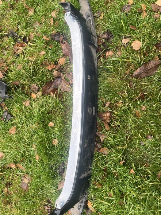 Накладка на решітку радіатора megan 3. 620789308R