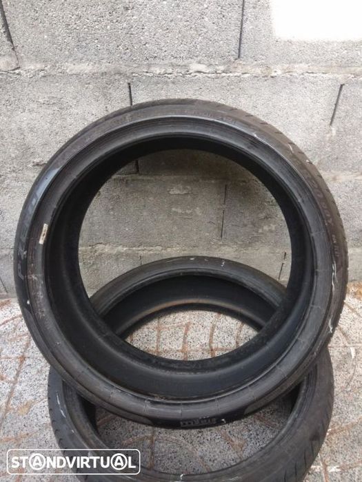 Ref 008 // 2 Pneus 225/35/20´ Pirelli Pzero RFT 90Y com +80% piso