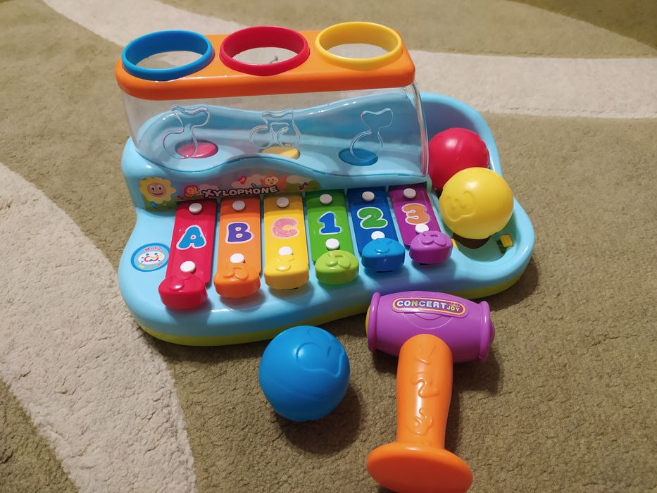 Музичний ксилофон