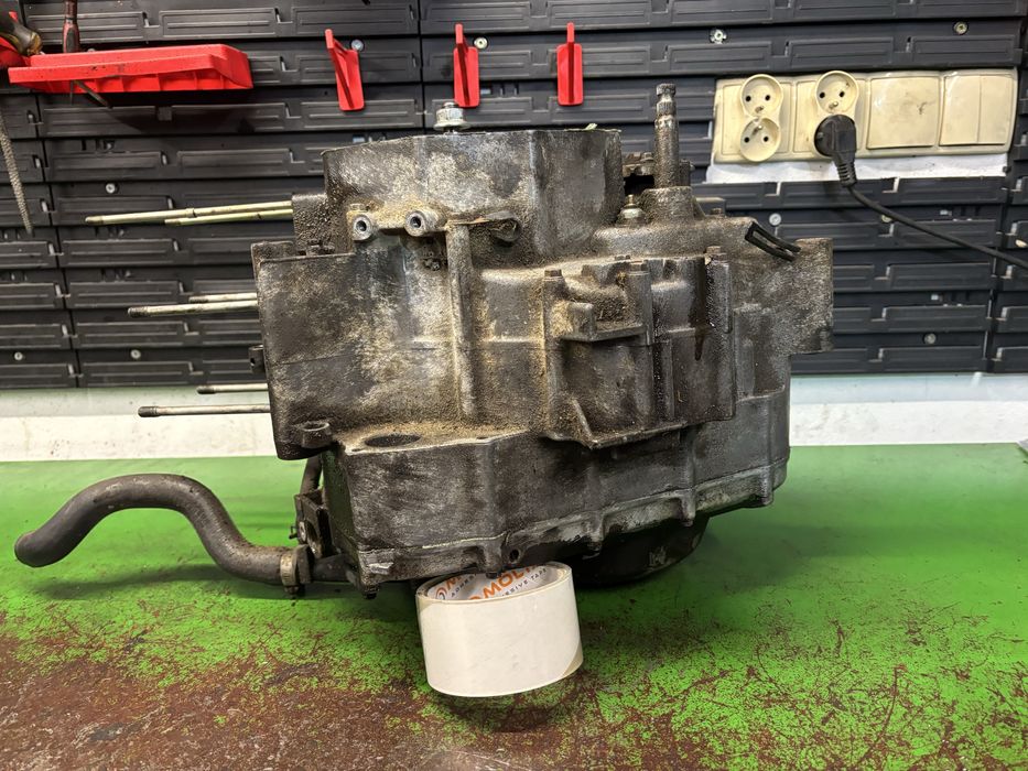 Dół silnika wał kartery skrzynia HONDA VARADERO  125 XL