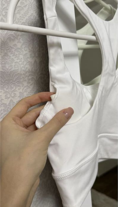 Топ білий  для спорту