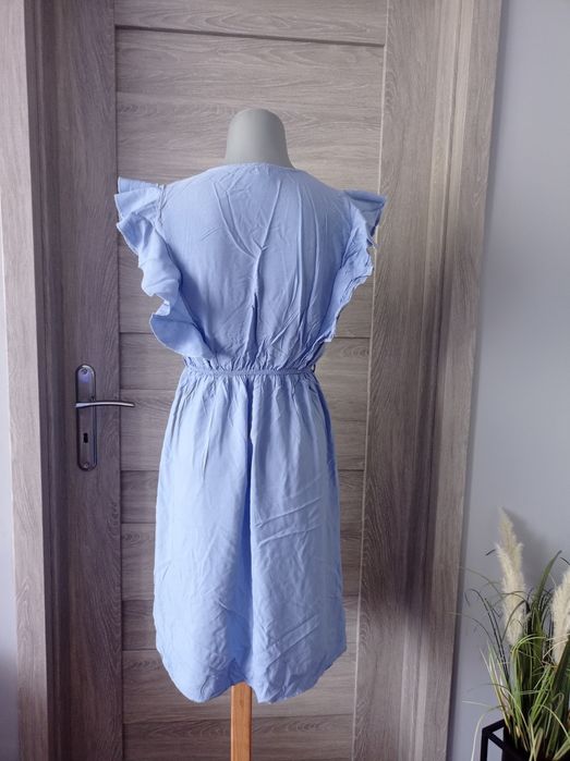 Sukienka niebieska z koronką