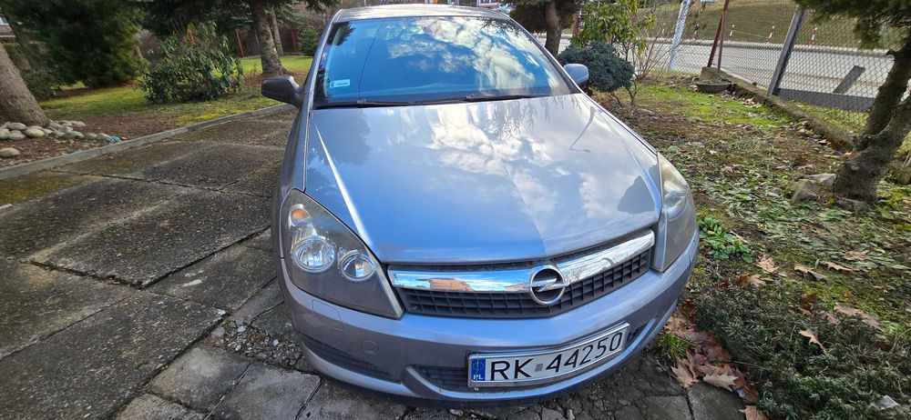 OPEL ASTRA H GTC 1,4 Benz. 2008 r.