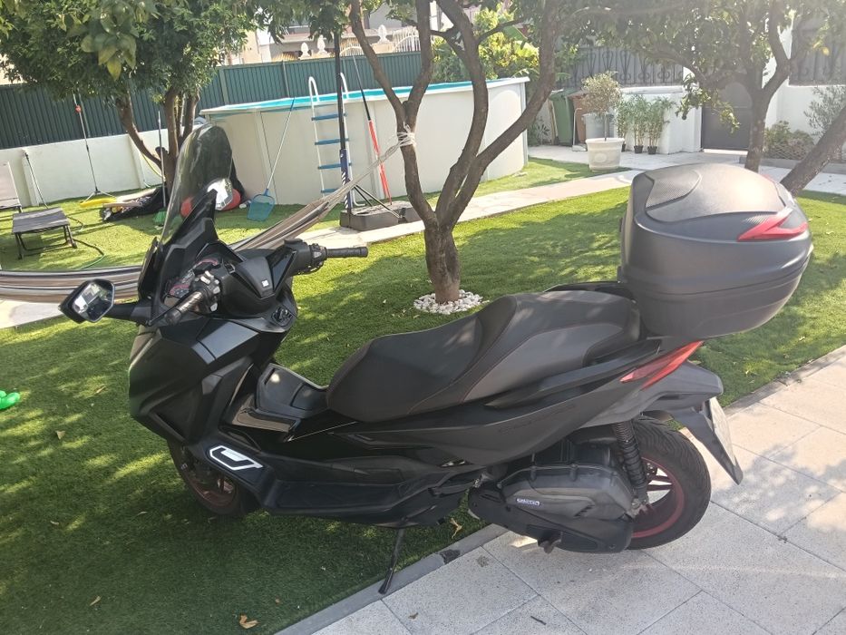 Título para o anúncio: Honda forza 125 edição especial 
Honda Forza 125 Edição Especial 2023 | 33.000 km | Impecável