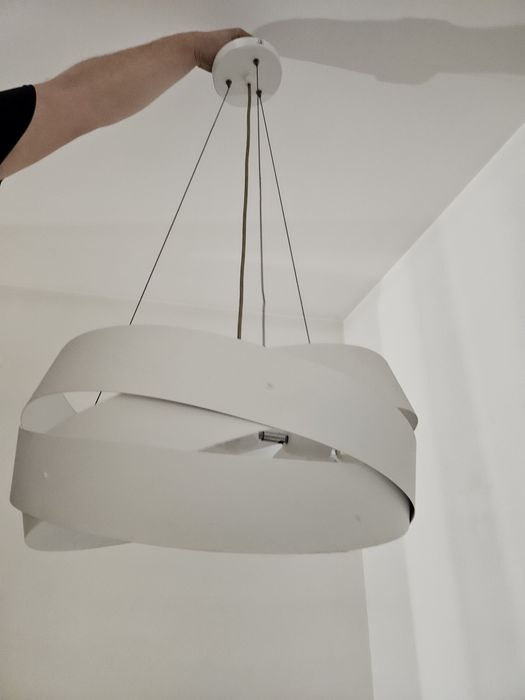 Białe lampy tornado