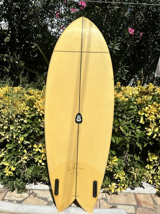 Prancha surf twin fin 5.3