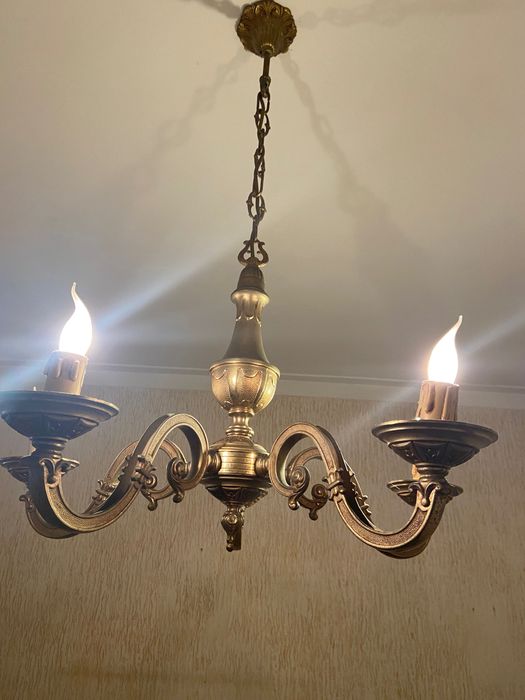 Candieiros de teto antigos e unicos