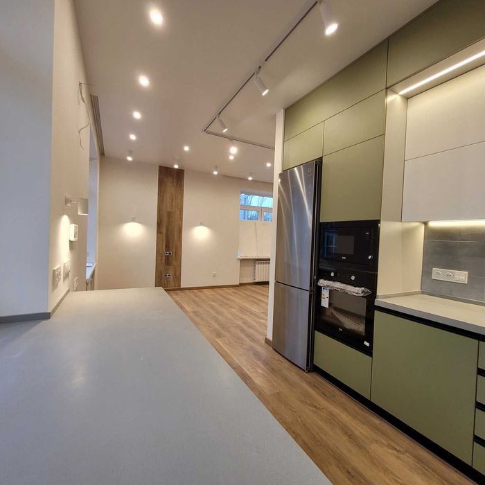 3х 95 кв, в центрі, вул. Патріотична.