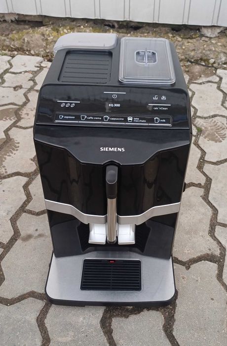 Кавомашина кавоварка Сіменс SIEMENS EQ300 TF301E19 чорна Germany