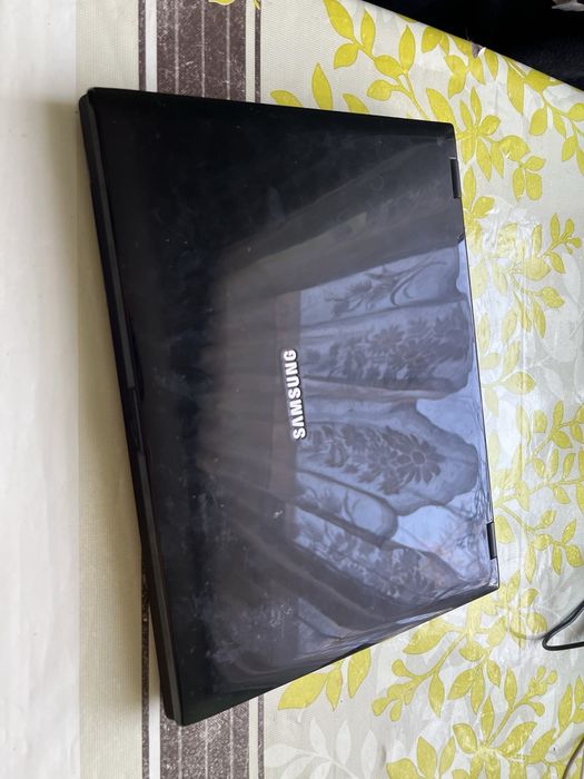Ноутбук samsung.