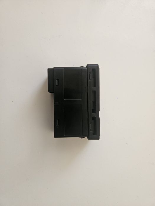 Interruptor de luzes de emergência e fecho central BMW (NOVO)