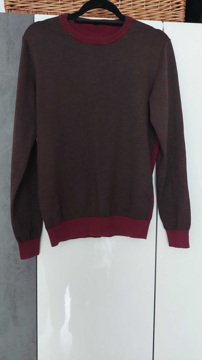 Dwukolorowy sweterek marki Bytom r.S