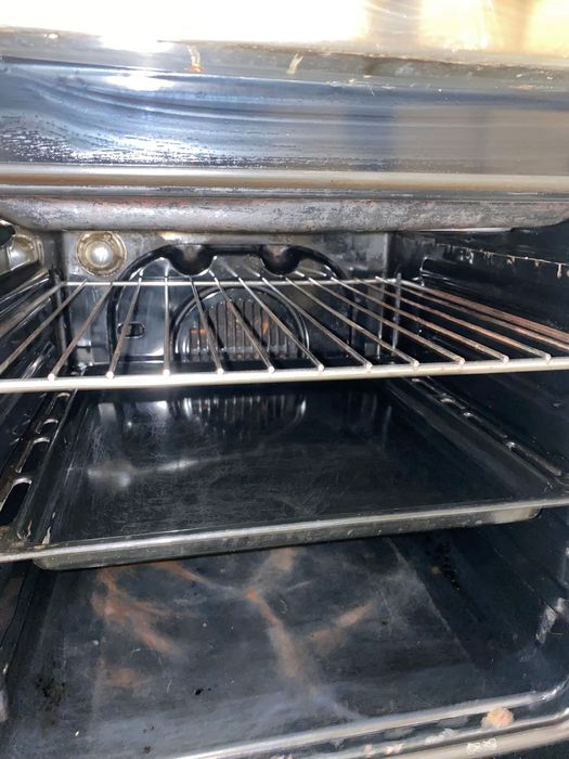 Piec gazowy z piekarnikiem INDESIT