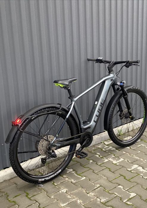 Потужний німецький cube reaction pro hybrid 
Розмір XL. 
Колеса 29".