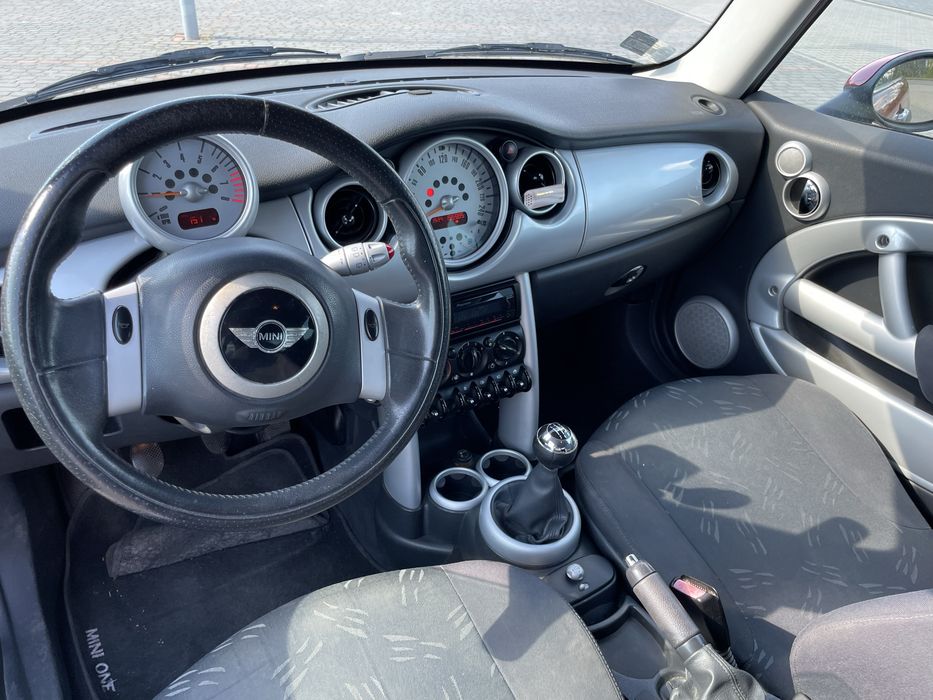 Samochód Mini One 2004