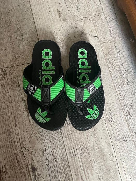 Super klapki adidas roz 41
