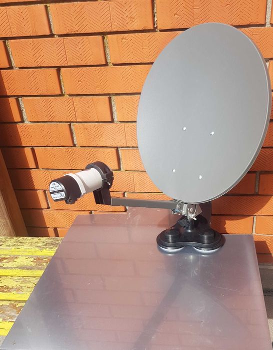 Przenośna, turystyczna antena satelitarna