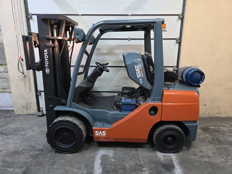 Навантажувач вилковий, газовий 3.5 тонн
Toyota 02-8FGJF35