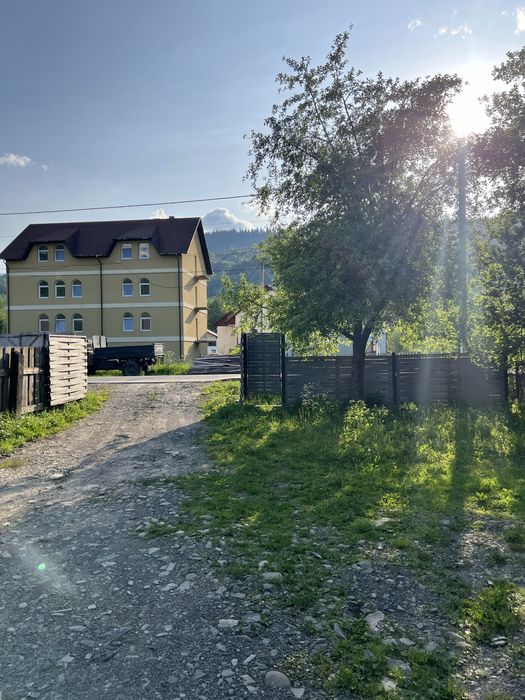 Продається земельна ділянку Смт ясіня 9 сотин ) також дім є на ділянці