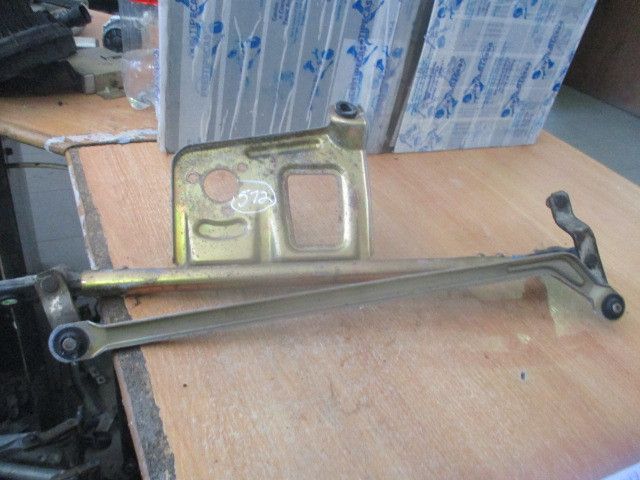 Haste / braço de escova limpa vidros frente esquerda ALFA ROMEO 166 (9