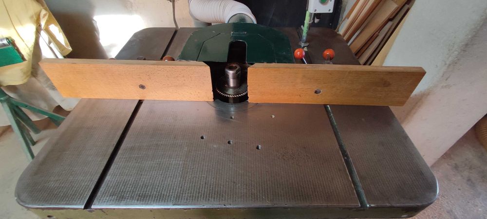 Frezarka dolnowrzecionowa