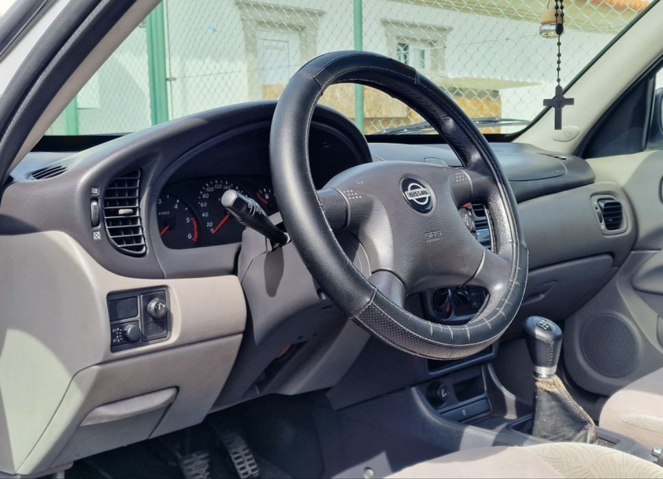 Nissan Almera 2.2Di- 5P 2001