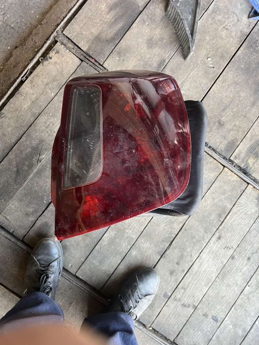 Продам задний правый фанарь на шевроле лачетти