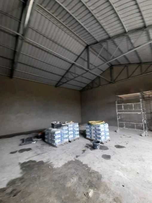 Tynki maszynowe cementowo wapienne