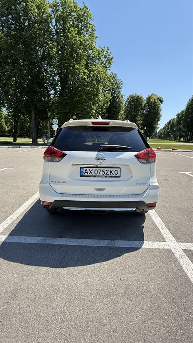 Продам NISAN ROGUE 2017 год