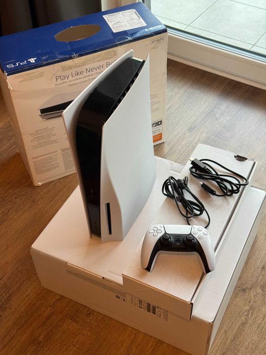 Playstation 5 z napędem 825GB stan idealny, pełny zestaw z pudełkiem