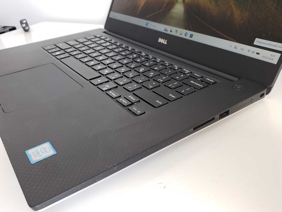 Професійний Dell Precision 5520, i7-7820HQ, 16GB DDR4, 4GB Quadro M1200, SSD 256GB+500GB