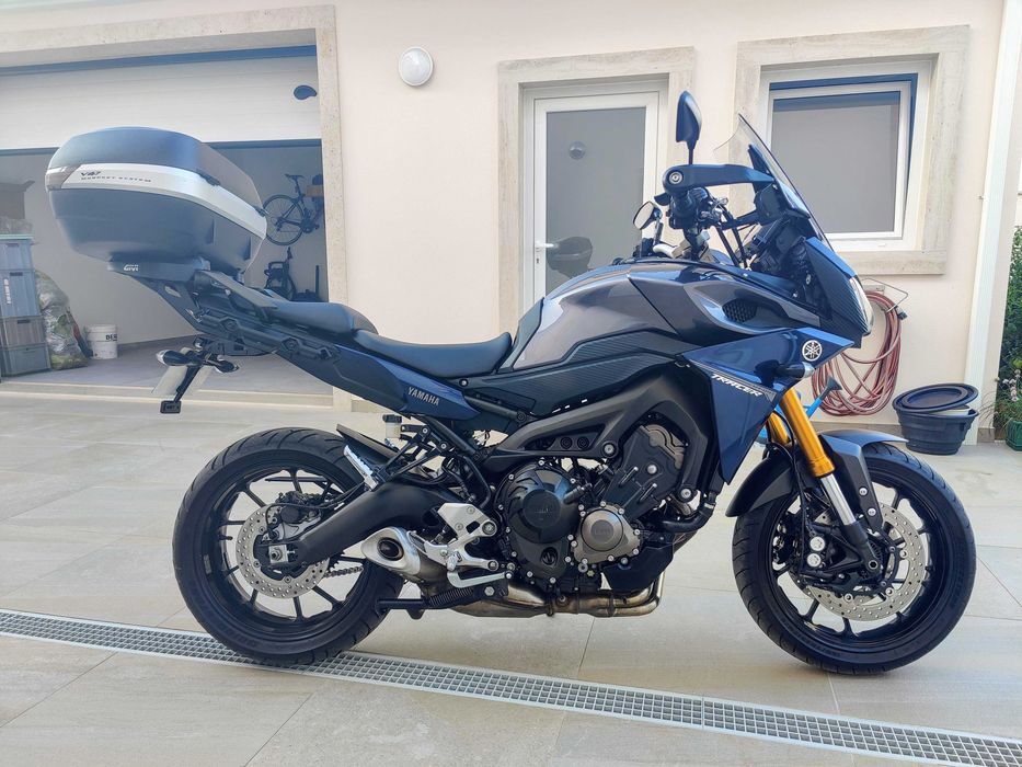 Yamaha MT-09 Tracer (2016) – 42.000 km – Impecável c/ Top Case