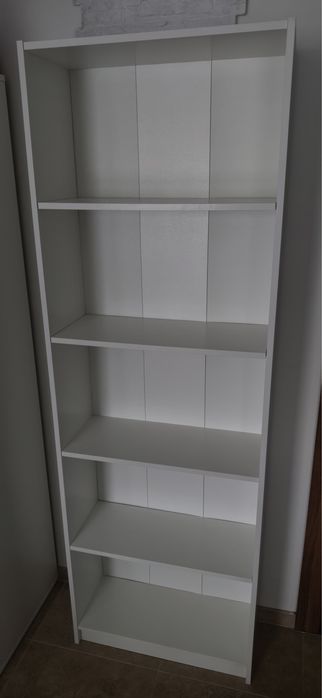 Regal na ksiazki IKEA GERSBY