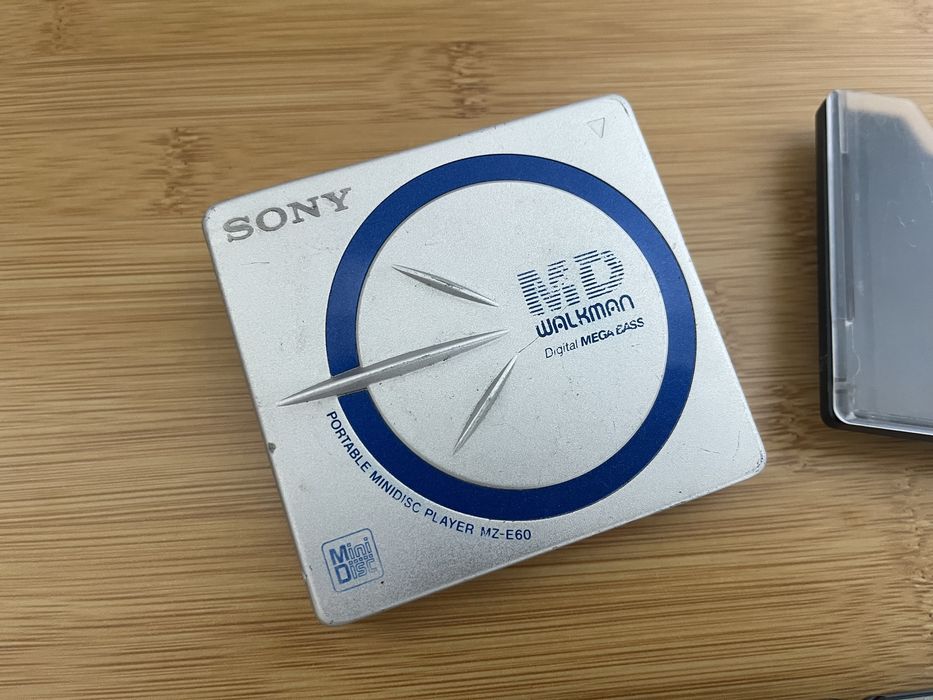 Sony Walkman MiniDisc MZ-E60 + 3 Discos