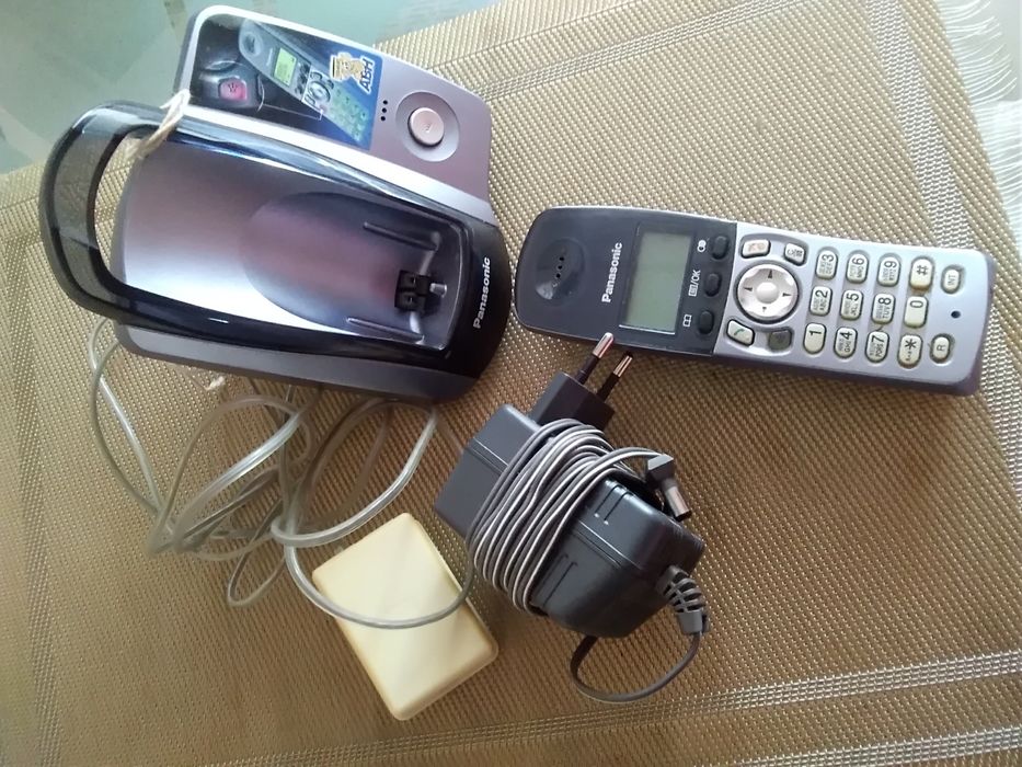 Радіотелефон.Panasonic. ABH.