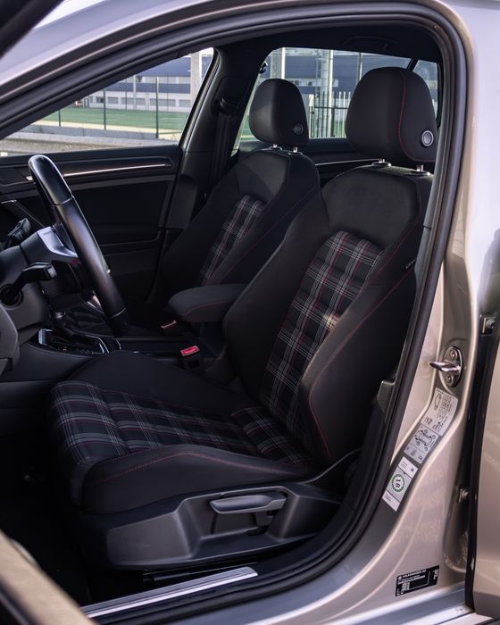 VW Golf GTI 2.0 TSi DSG - 230 Cvs- FULL Extras