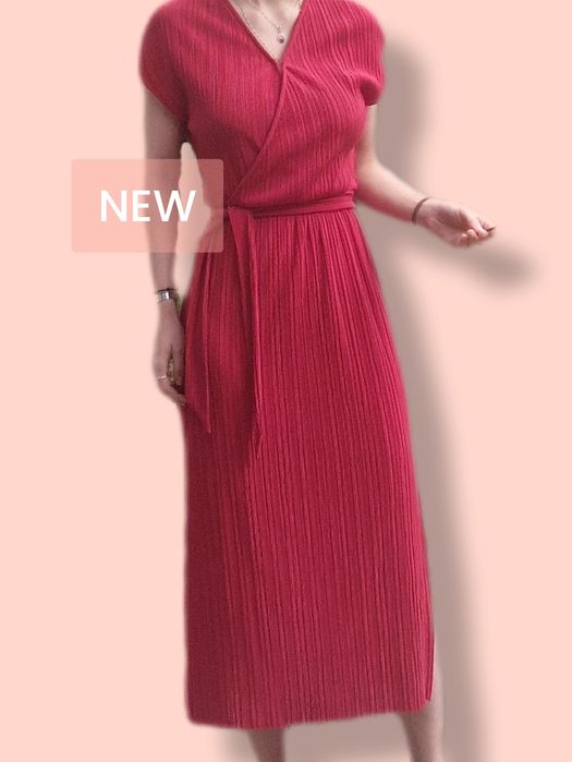 Sukienka MIDI za kolano do połowy łydki z krótkim rękawem