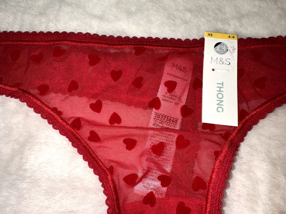 Marks & Spencer czerwone stringi nowe XS