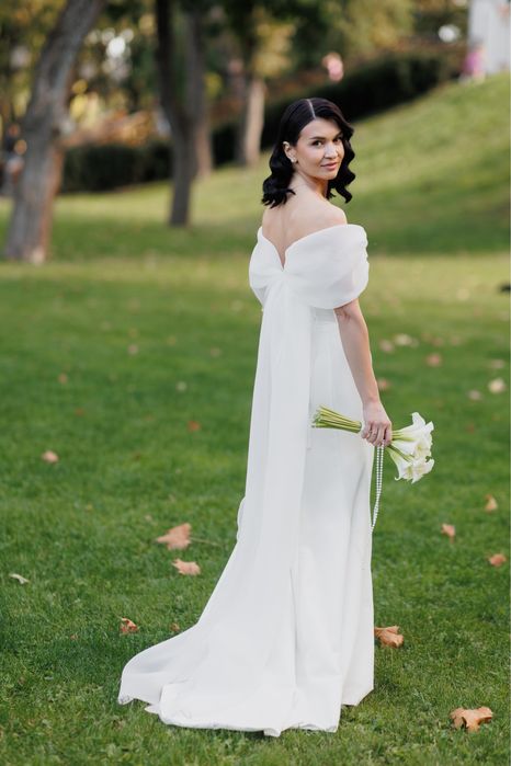 Продам весільну сукню