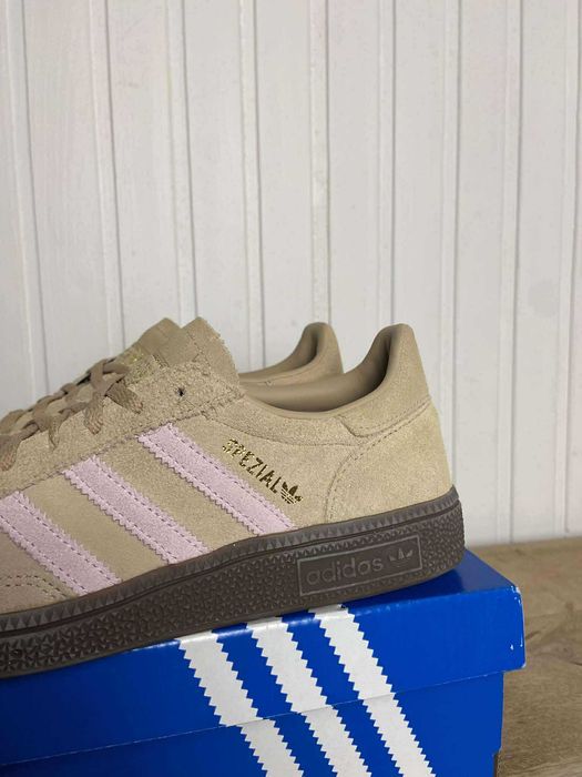 Używane buty damskie adidas handball spezial beżowe org 38 2/3