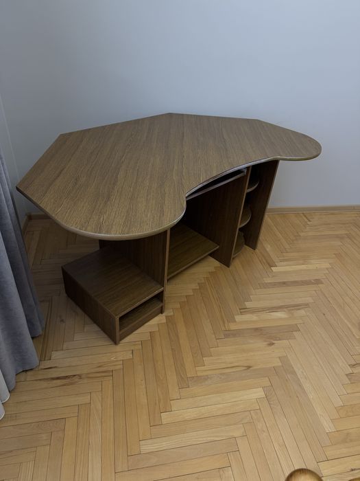 Стіл компʼютерний кутовий