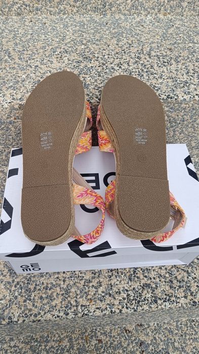 Sandálias gemo novas