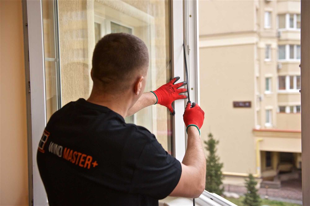 Ремонт вікон. Регулювання вікон (регулировка и ремонт окон/дверей).