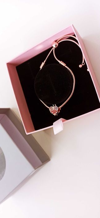 Bransoletka Regulowana z Zawieszka Lśniący Liść Pave + PUDEŁKO PANDORA