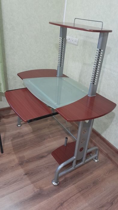 Компюторний стіл